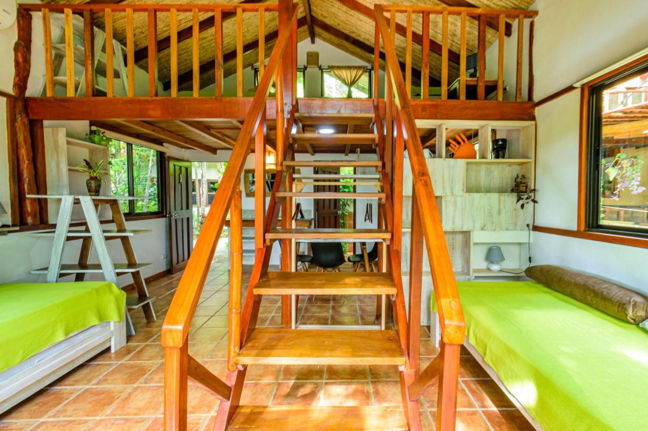 Funky Monkey Lodge Playa Santa Teresa  Esterno foto