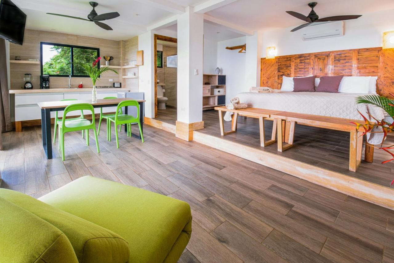 Funky Monkey Lodge Playa Santa Teresa  Esterno foto