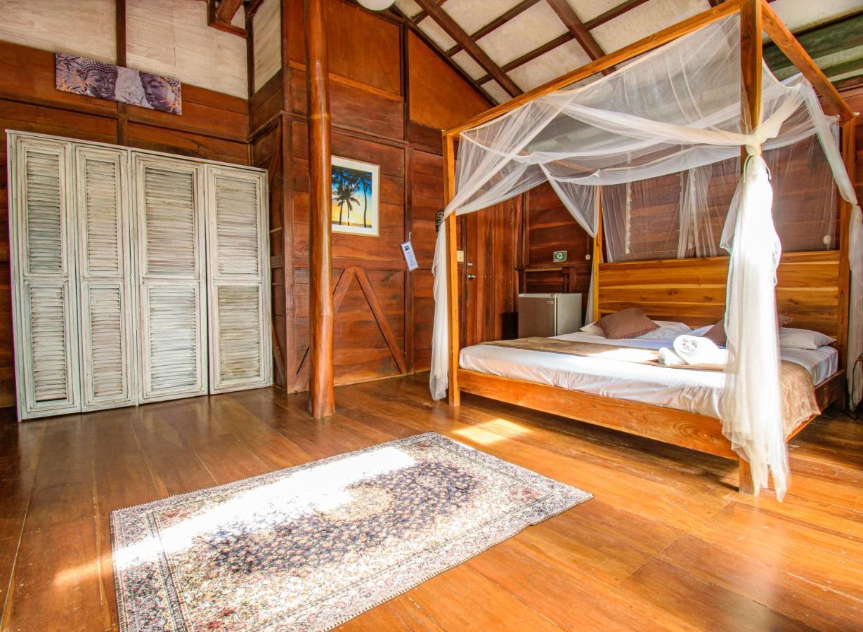 Funky Monkey Lodge Playa Santa Teresa  Esterno foto