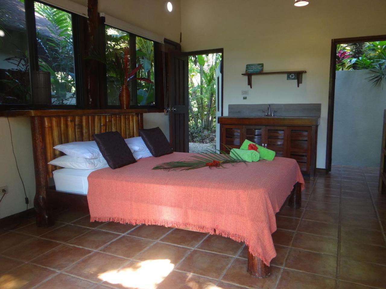 Funky Monkey Lodge Playa Santa Teresa  Esterno foto